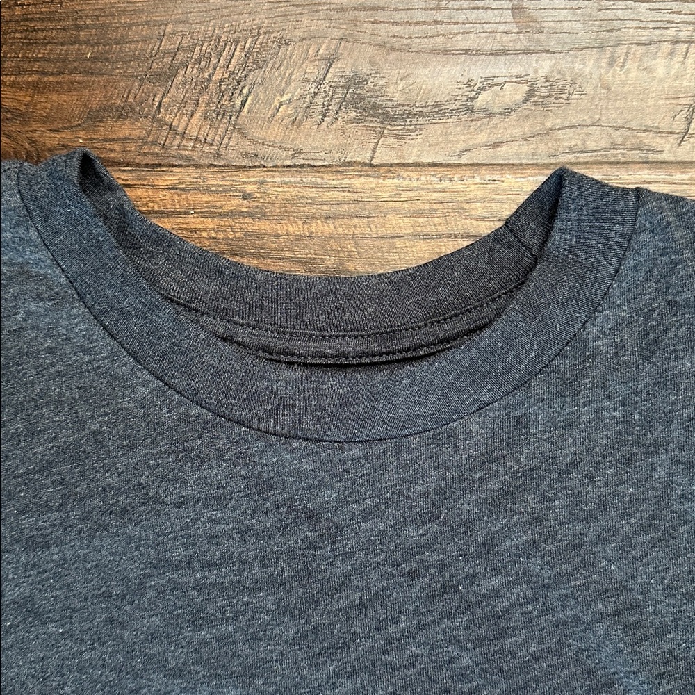 Ron Jon Hidden Tiki Tee Charcoal Short Sleeve Logo Tee XL NWOT Small logo front - Picture 9 of 12